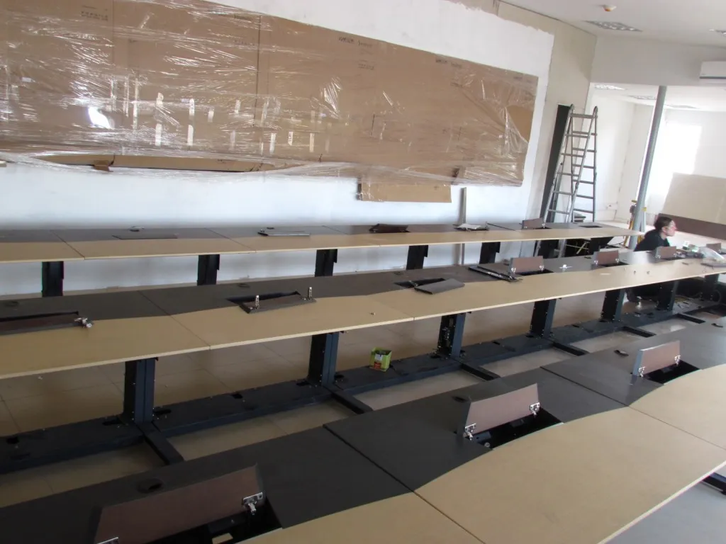 Instalación de mobiliario técnico en un proyecto de Anpala